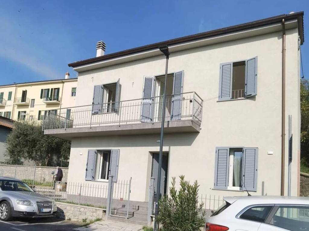 casa indipendente in vendita a Castiglione del Lago