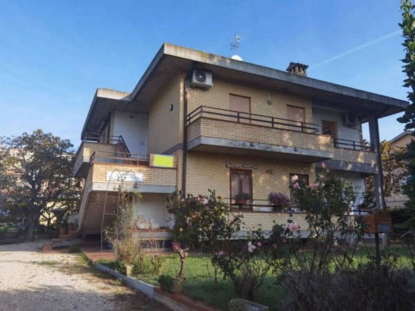 casa indipendente in vendita a Castiglione del Lago