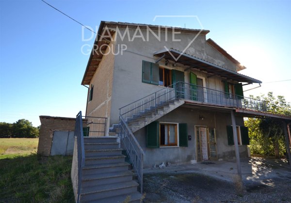 casa indipendente in vendita a Castiglione del Lago in zona Piana