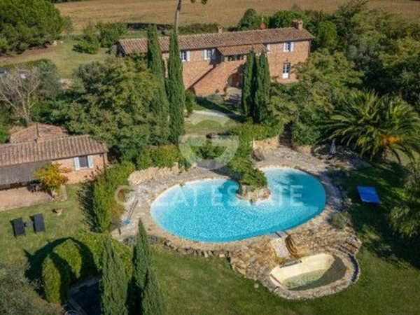 casa indipendente in vendita a Castiglione del Lago