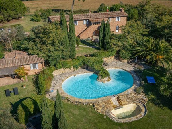 casa indipendente in vendita a Castiglione del Lago