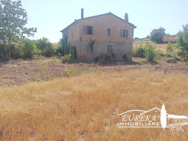 casa indipendente in vendita a Castiglione del Lago