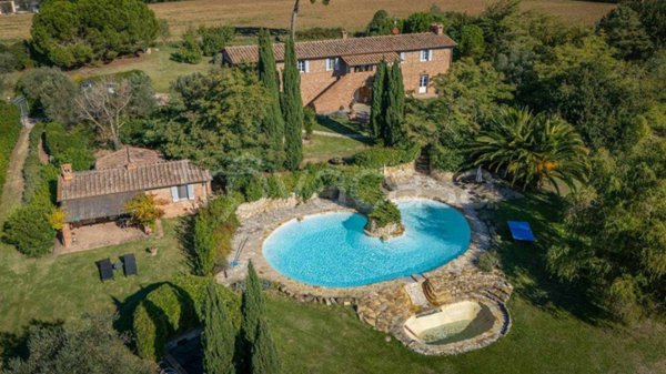 casa indipendente in vendita a Castiglione del Lago
