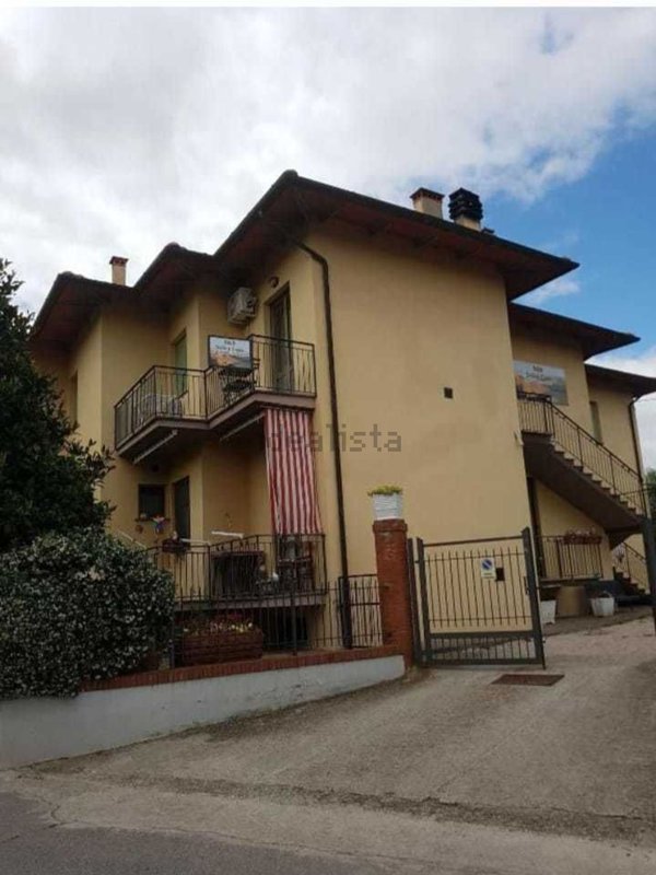 casa semindipendente in vendita a Castiglione del Lago in zona Panicarola