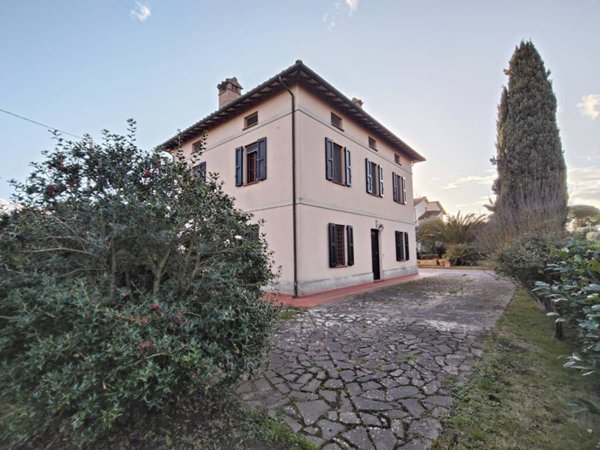 casa indipendente in vendita a Castiglione del Lago
