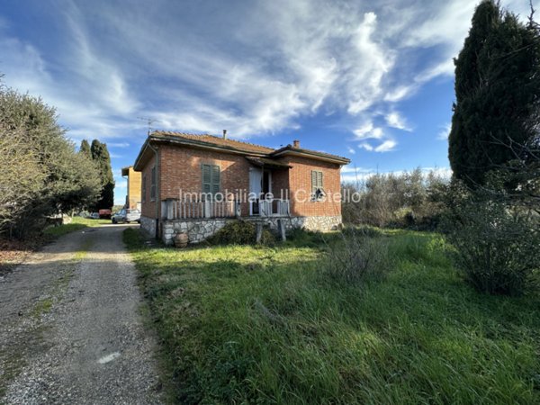 casa indipendente in vendita a Castiglione del Lago