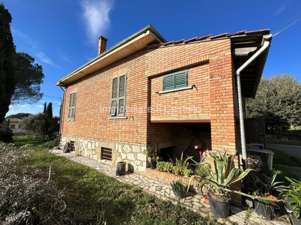 casa indipendente in vendita a Castiglione del Lago
