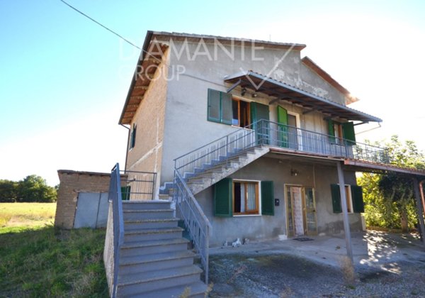 casa indipendente in vendita a Castiglione del Lago in zona Piana