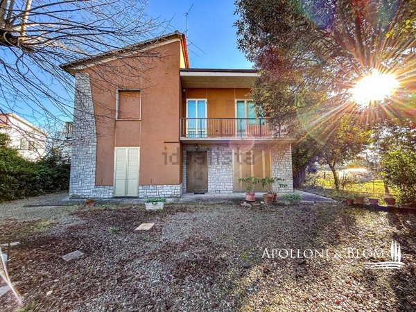 casa indipendente in vendita a Castiglione del Lago