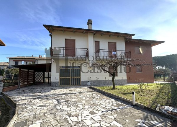 casa indipendente in vendita a Castiglione del Lago