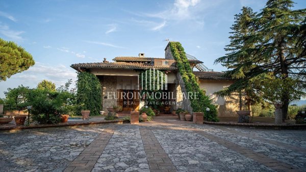 casa indipendente in vendita a Castiglione del Lago