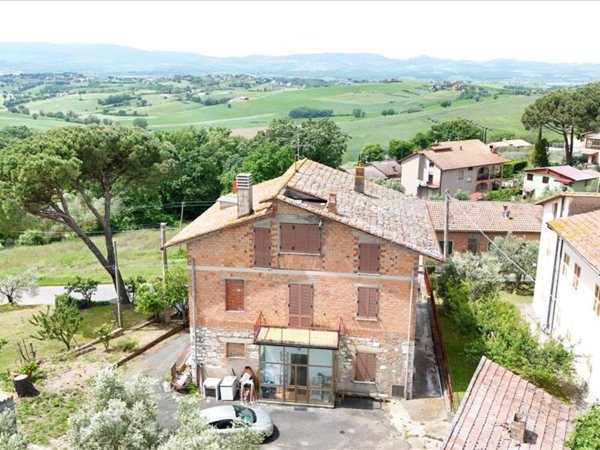 casa indipendente in vendita a Castiglione del Lago in zona Gioiella