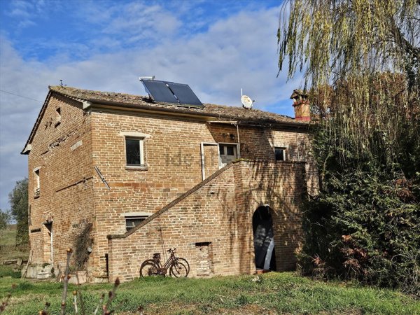 casa indipendente in vendita a Castiglione del Lago