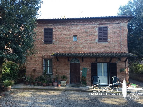 casa indipendente in vendita a Castiglione del Lago in zona Petrignano del Lago