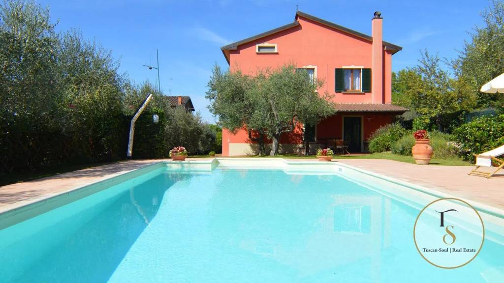 casa indipendente in vendita a Castiglione del Lago