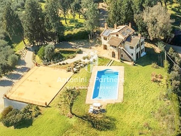 casa indipendente in vendita a Castiglione del Lago