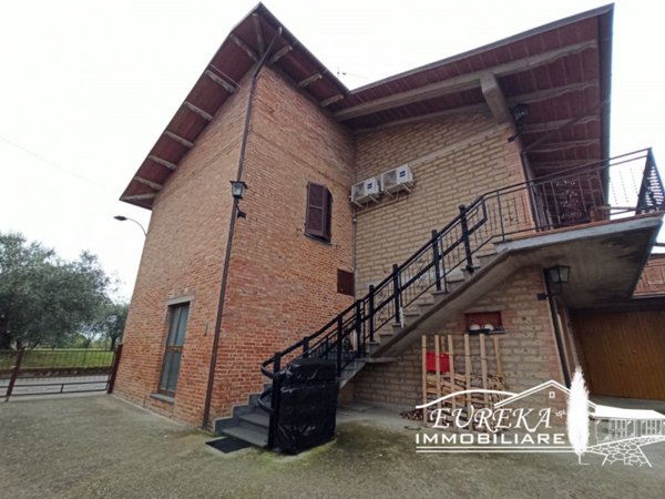 casa semindipendente in vendita a Castiglione del Lago in zona Gioiella