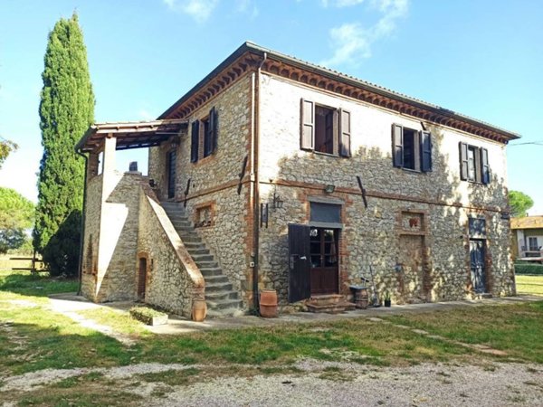 casa indipendente in vendita a Castiglione del Lago