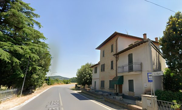 negozio in vendita a Castiglione del Lago in zona Macchie
