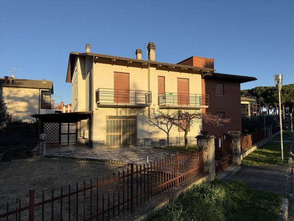 casa indipendente in vendita a Castiglione del Lago