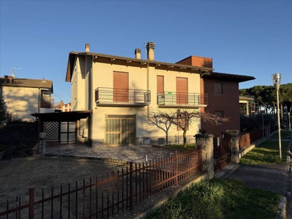 casa indipendente in vendita a Castiglione del Lago
