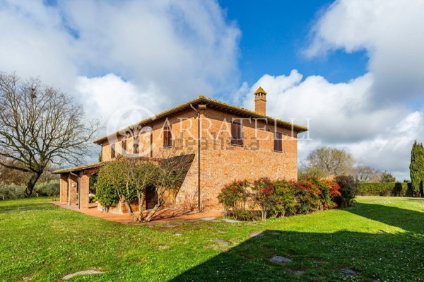 casale in vendita a Castiglione del Lago