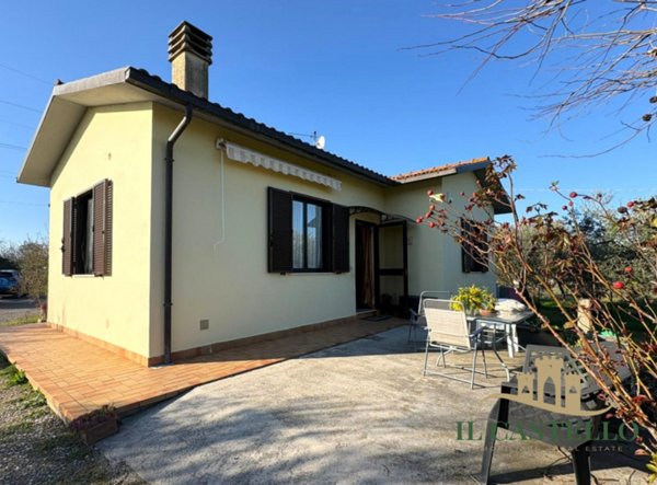 casa indipendente in vendita a Castiglione del Lago
