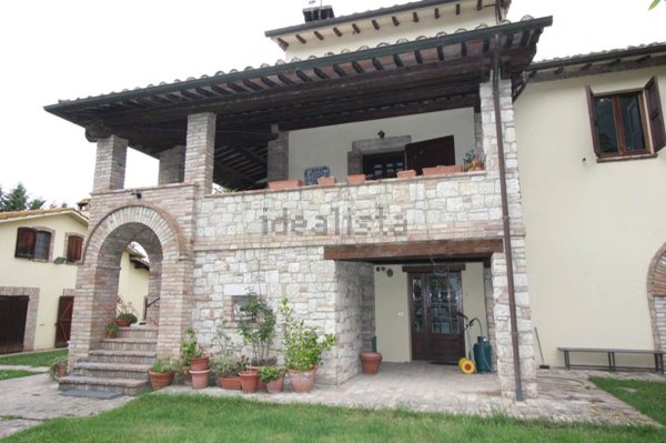 casale in vendita a Castiglione del Lago