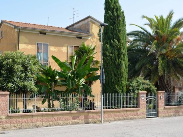 casa indipendente in vendita a Castiglione del Lago