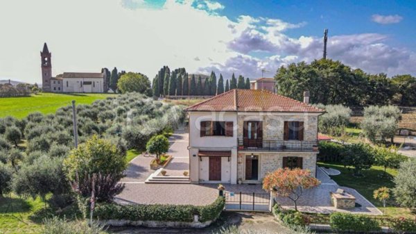 casa indipendente in vendita a Castiglione del Lago in zona Macchie