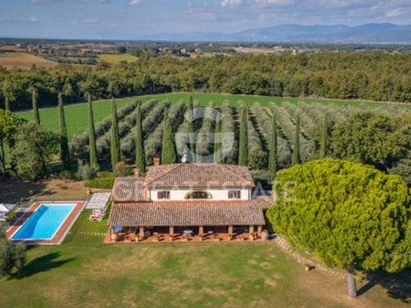 casa indipendente in vendita a Castiglione del Lago