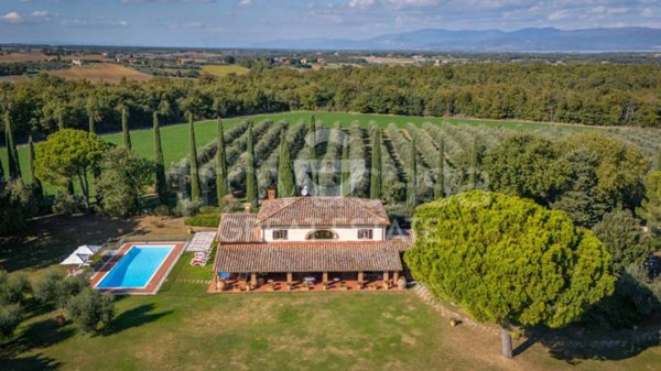 casa indipendente in vendita a Castiglione del Lago