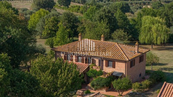 casale in vendita a Castiglione del Lago