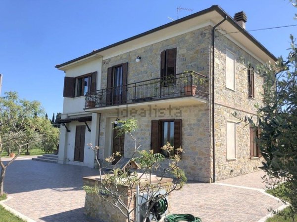 casa indipendente in vendita a Castiglione del Lago