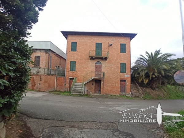 casa indipendente in vendita a Castiglione del Lago