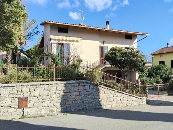 casa indipendente in vendita a Castiglione del Lago