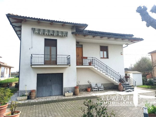 casa indipendente in vendita a Castiglione del Lago