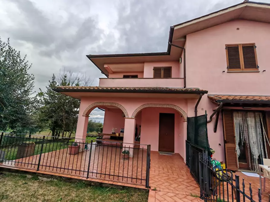 casa indipendente in vendita a Castiglione del Lago