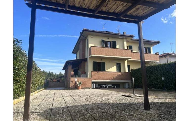 casa indipendente in vendita a Castiglione del Lago in zona Panicarola