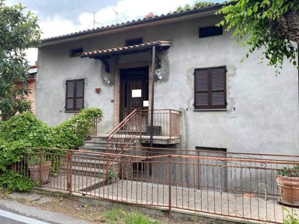 casa indipendente in vendita a Castiglione del Lago in zona Villastrada