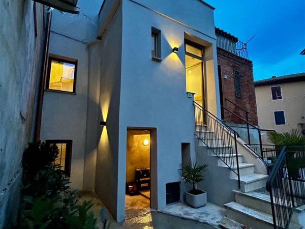 casa indipendente in vendita a Castiglione del Lago