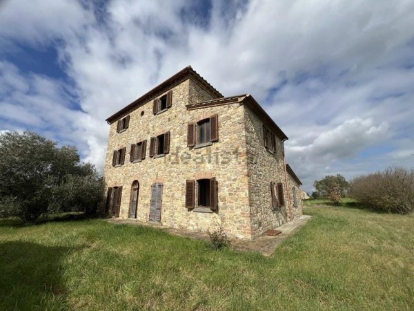 casa indipendente in vendita a Castiglione del Lago