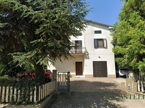 casa indipendente in vendita a Castiglione del Lago