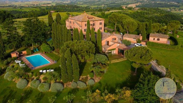 casale in vendita a Castiglione del Lago