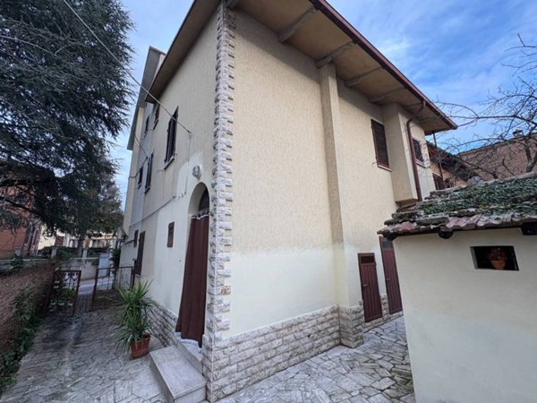 casa indipendente in vendita a Castiglione del Lago