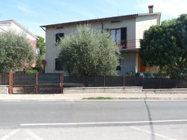 casa indipendente in vendita a Castiglione del Lago
