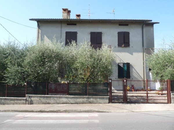 casa indipendente in vendita a Castiglione del Lago