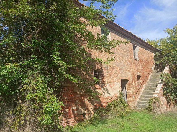 casa indipendente in vendita a Castiglione del Lago