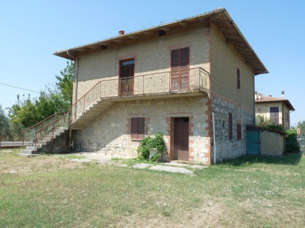 casa indipendente in vendita a Castiglione del Lago in zona Badia