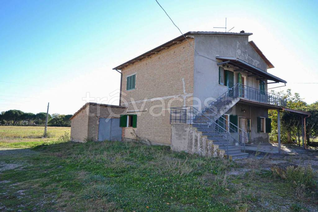 casa indipendente in vendita a Castiglione del Lago